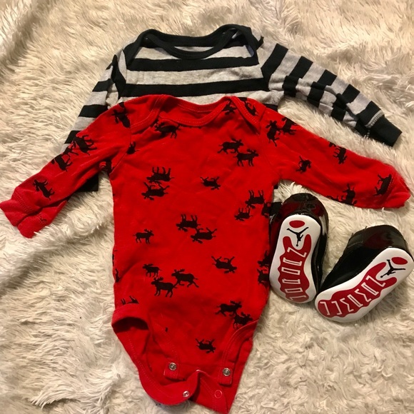 Carters long sleeve onesie❤️ - Picture 2 of 2